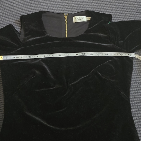 Eliza J Black Cold Shoulder Blouse - Picture 8 of 10